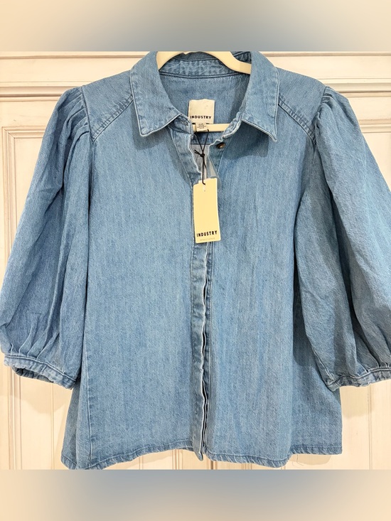 INDUSTRY Tops - NWT SZ L INDUSTRY Light Wash Denim Button-Front Shirt Puff Sleeves light denim